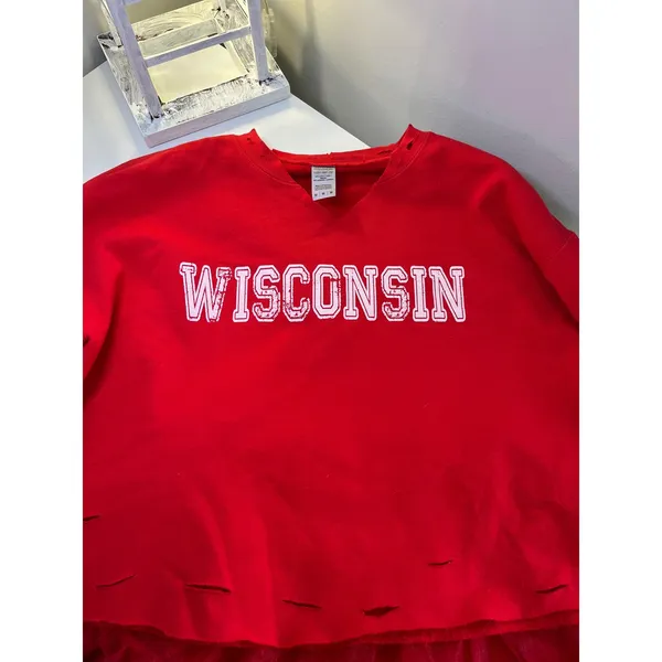 Wisconsin Badgers Reworked Gameday Set Distressed Sweatshirt Tulle Skirt Red M‎ - Image 2