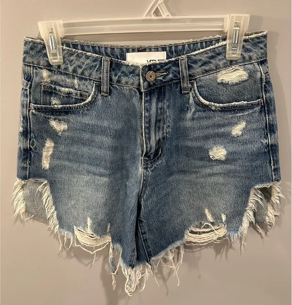 Vervet By Flying Monkey Harmonious Hi-Rise Distressed 6” Jean Shorts - Image 5