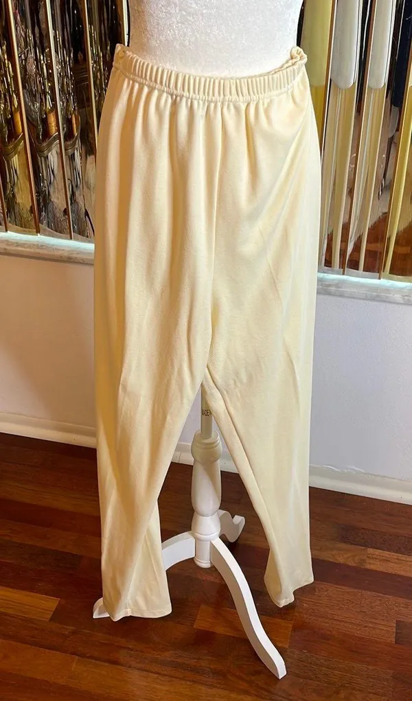 Pat & Janet Beige 3-piece Matching Leggings Set - Image 7