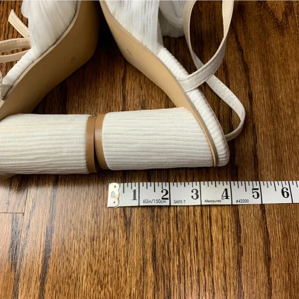 Elegant White Women's Heeled Sandals Bow Size 9 - Image 3