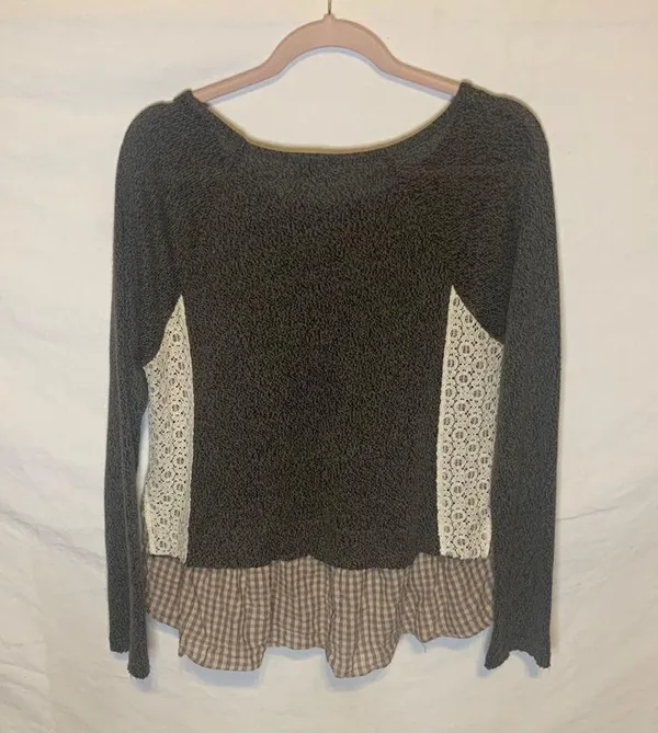 Hem and Thread Soft Lace and Plaid Blouse - Image 4