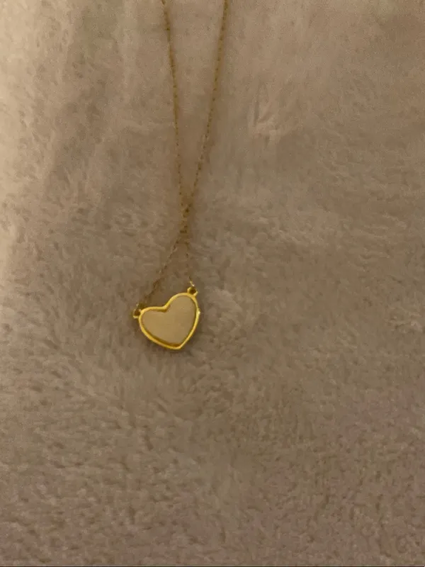 Delicate Gold Heart Pendant Necklace - Image 5