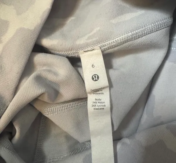 Lululemon Wunder Under High-Rise Shorts 10" - Image 3