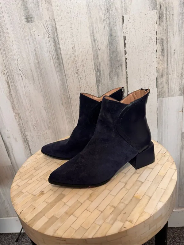 Journee Collection Pointed Toe Block Heel Ankle Booties Womens 8.5 Navy Suede - Image 2