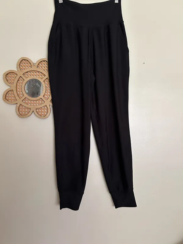 Old Navy joggers (S) - Image 3