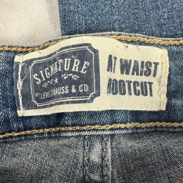 Signature by Levi's Women's At Waist Bootcut Denim Jeans Size 14 Short - Image 5