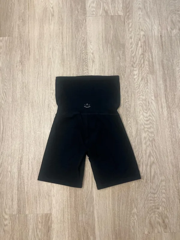 beyond yoga biker shorts - Image 2