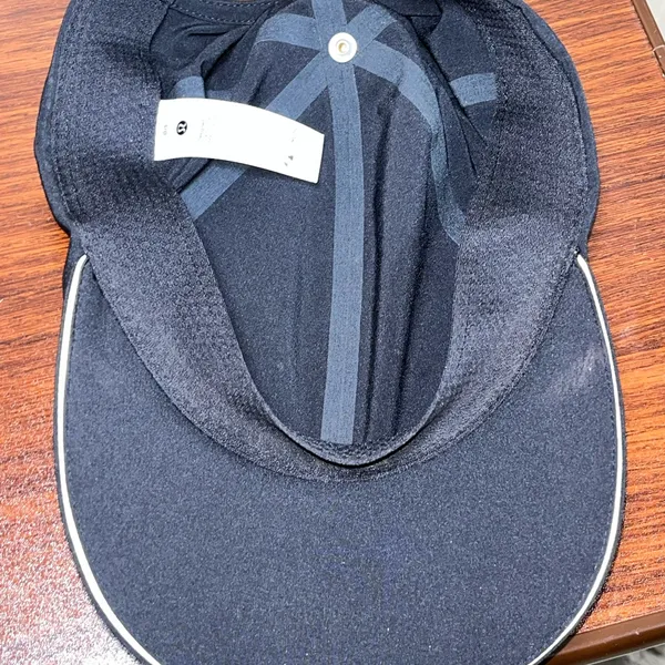 Lululemon black running hat women’s - Image 4