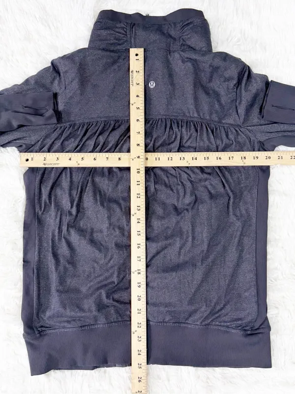 Lululemon Reversible Zip Jacket Gray Ruched Yoga Jacket Size 10 - Image 3