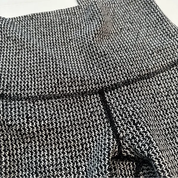 Lululemon High Times‎ Leggings Teeny Tooth Women's 4 White Black Houndstooth - Image 9