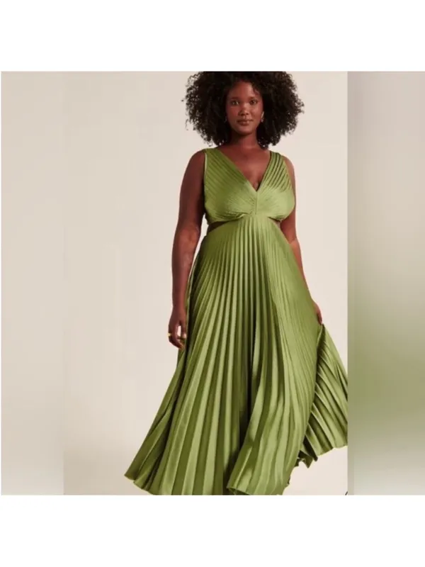 Sincerely Jules Olive Green Satin Pleated Cutout Maxi Dress Size Small - Image 2