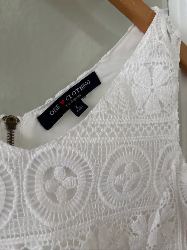 Women's White Crochet Lace Square-Neck Crop Top - Image 2