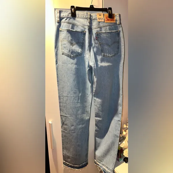 Levi's NWT LOW PRO WOMEN'S JEANS - Image 11