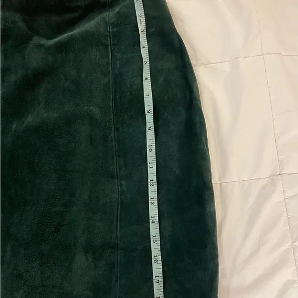 Vintage Elegant Green Suede Skirt by Lear’s Size 12 - Image 4