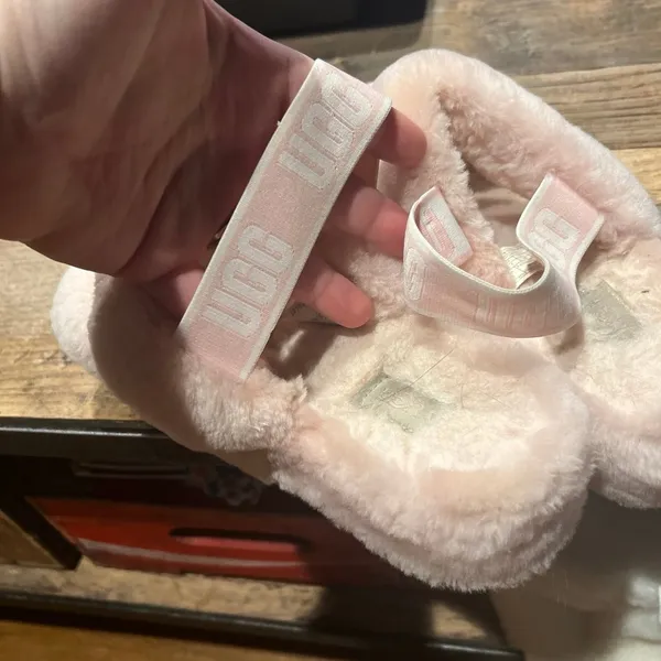 Ugg pink women’s slippers‎ size 9 - Image 5