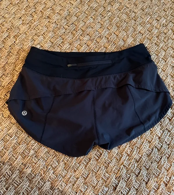 Lululemon Speed Up Low-Rise Lined Shorts 2.5” Black - Image 3