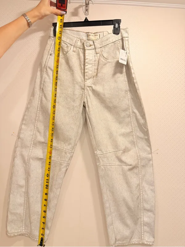 NWT We The Free Good Luck Mid Rise Barrel Acid-Wash Denim Jeans Off-White Sz 24 - Image 6