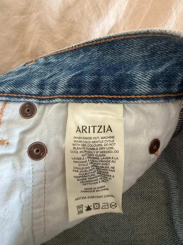 Aritizia Skirt - Image 4