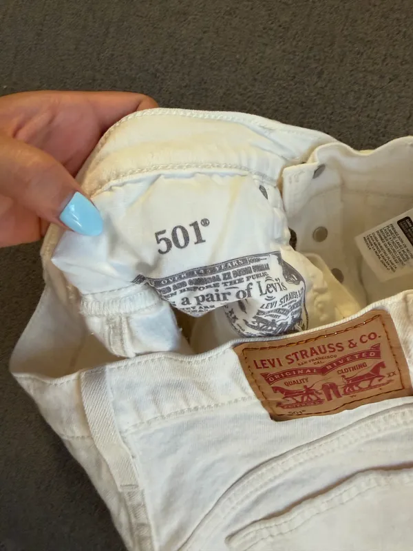 White Levi’s Shorts 501 Denim - Image 3