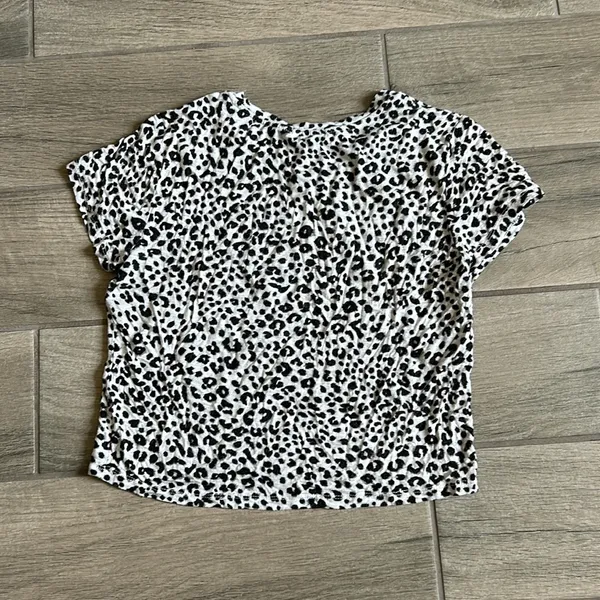 Cotton on leopard tshirt - Image 3