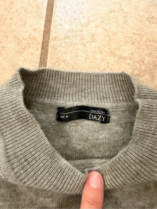 Gray Oversized Sweater Size M - Image 3