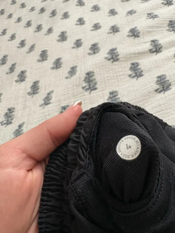 Lululemon Hot Shorts 2.5" Hot Low-Rise Lined - Image 3