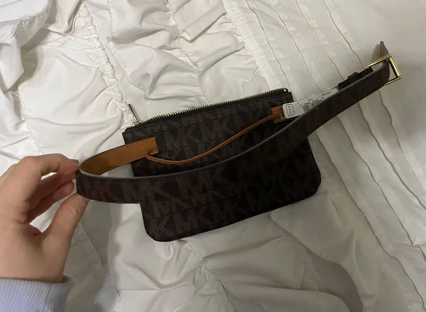 Michael Kors Fanny Pack - Image 4