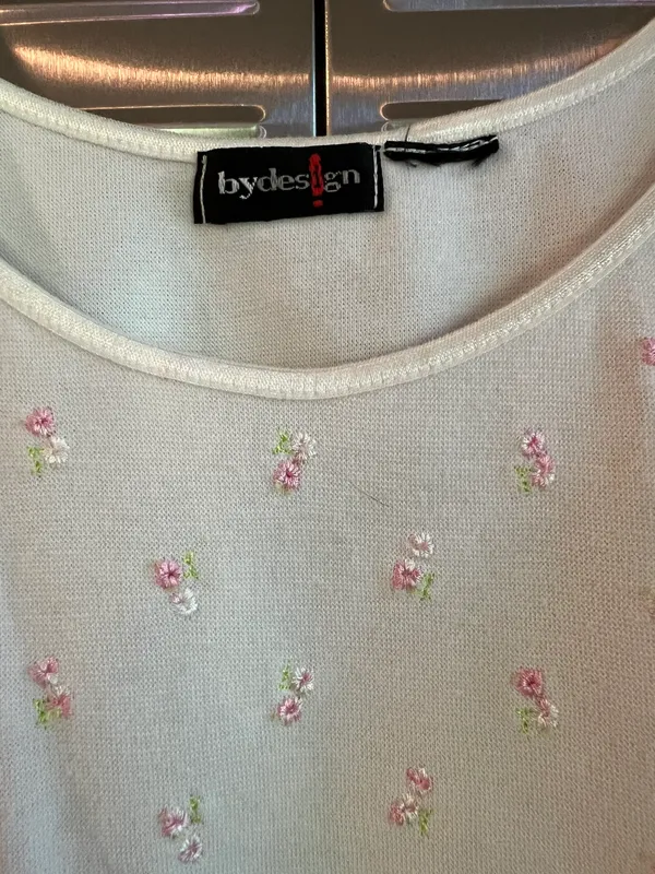 Vintage Floral Embroidered Tank Top - Image 2