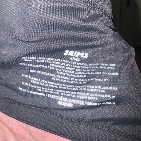 SKIMS Full coverage lightly lined bra - Image 9