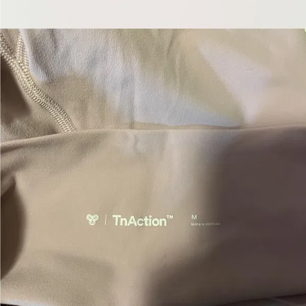Aritzia Women's pink workout Shorts - Image 8