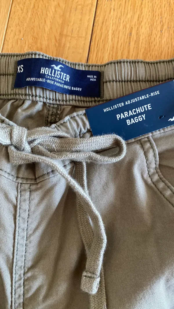 Hollister Parachute Pants Baggy - Image 2
