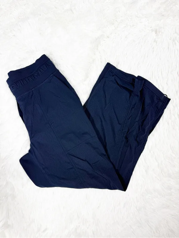 Lululemon Dance Studio Crop Pants Size 4 Navy Blue 26” Inseam - Image 5
