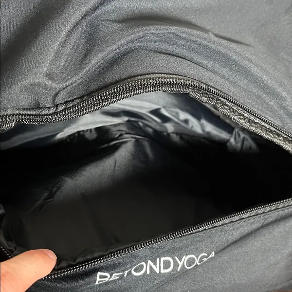NWOT‎ Beyond Yoga Convertible Gym Bag Backpack Black - Image 5