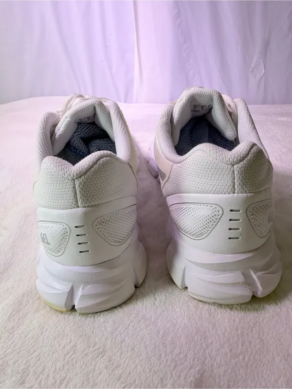 ASICS White Athletic Running Shoe with Gray Logo - Image 7