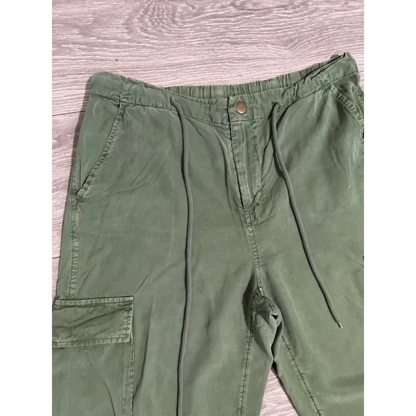 Universal Threads Women Cargo Pants 6 Olive Green Lyocell High RiseUtility Toggle - Image 9