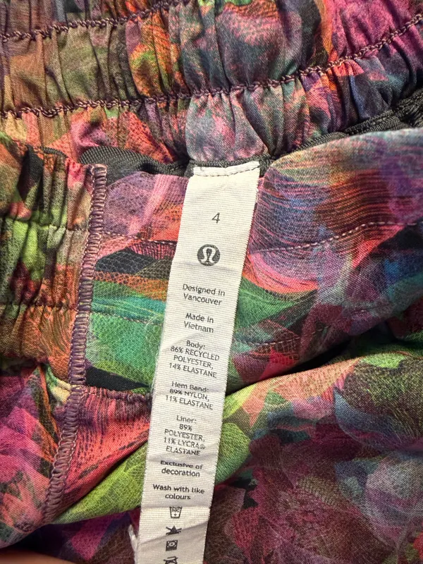 Lululemon Hotty Hot Shorts 4"  - Image 4
