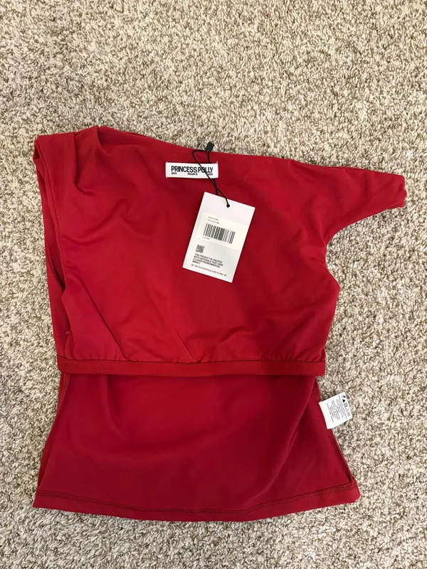 Princess Polly red one shoulder top (size 4) - Image 5