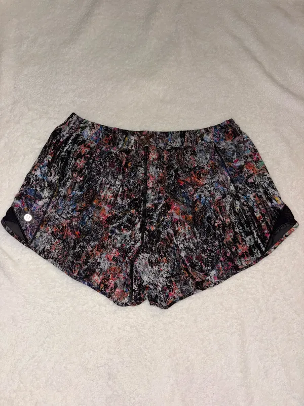 Lululemon Hotty Hot Shorts 4" - Image 2