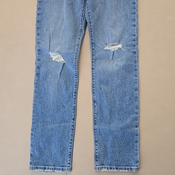 Levi's Classic Mid Rise Light Blue Denim Jeans W27 L32 - Image 2
