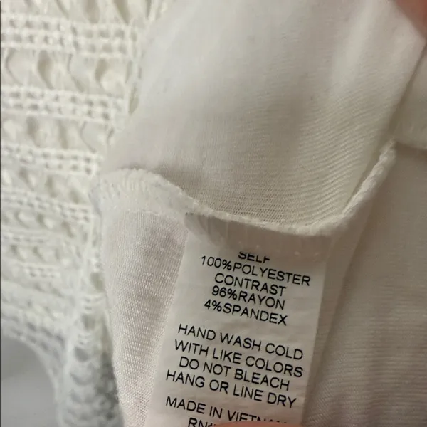NAIF eyelet short wife butterfly sleeve top with longing sz L - Image 6
