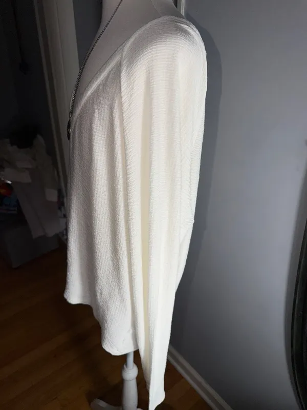Anthropologie Ivory Textured V-Neck Knit Top - Image 4