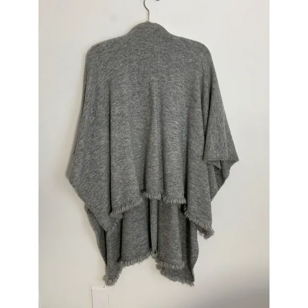 Beryll Cashmere Serape | Light Gray Oversized Blanket Scarf With‎ Stretch Size M - Image 7