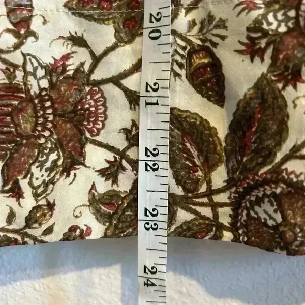 Banana Republic Silk Floral paisley skirt size 12 Feminine Delicate boho hippie - Image 4