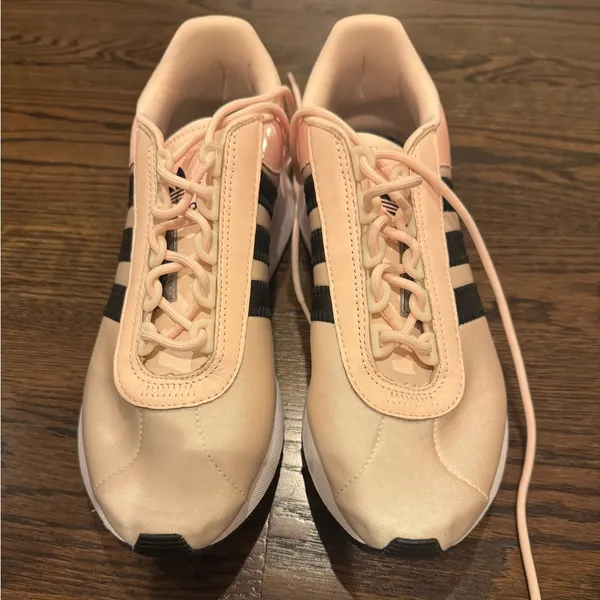Adidas pink sneakers size 9 like new - Image 3