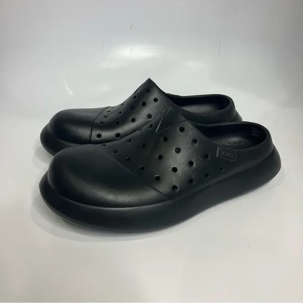 Toms Alpargata mallow molded mules‎ in black size 8 - Image 4