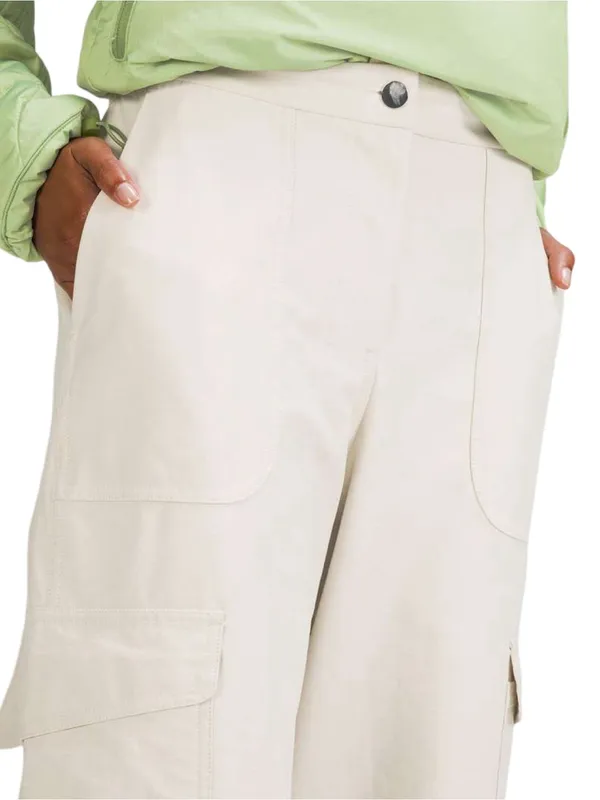 Lululemon Women’s Size 31 Natural Ivory Cream Utilitech Cargo Cropped Pants - Image 4