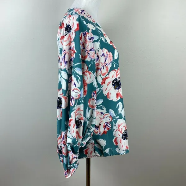 Vici Blouse Top S Green‎ Floral Balloon Sleeve V-Neck High Low Feminine - Image 4