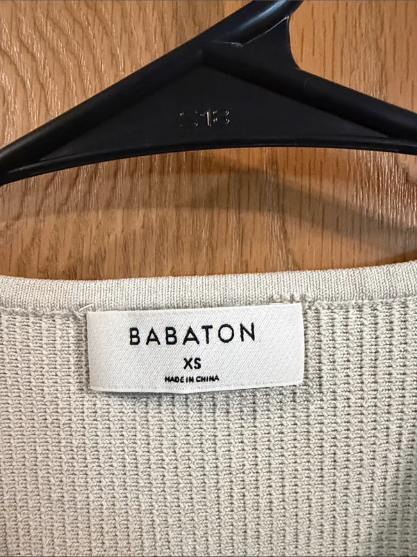 Aritzia Babaton Cream Sculpt Knit Deep V-Neck Cropped Tank XS - Image 3