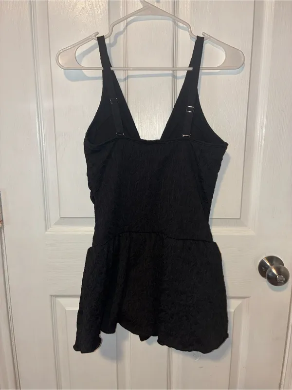 Halara black ruched v-neck swimdress - Image 4