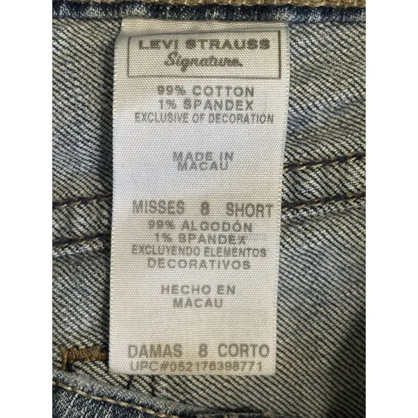 Levi's Misses Cutoff Denim Jean Shorts Med Wash Size 8 Mid Rise Raw Hem‎ Zip - Image 6
